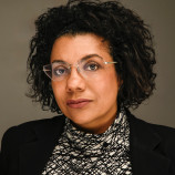 Almaas, April Maja 